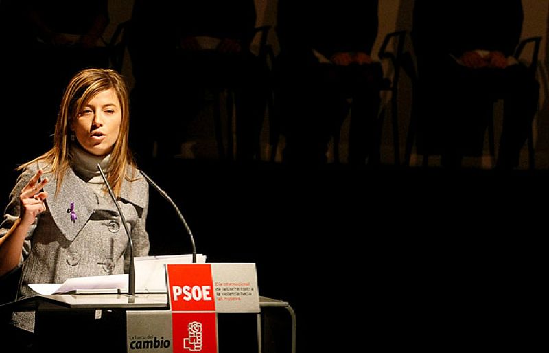  La ministra Aído anima a luchar contra la violencia de género