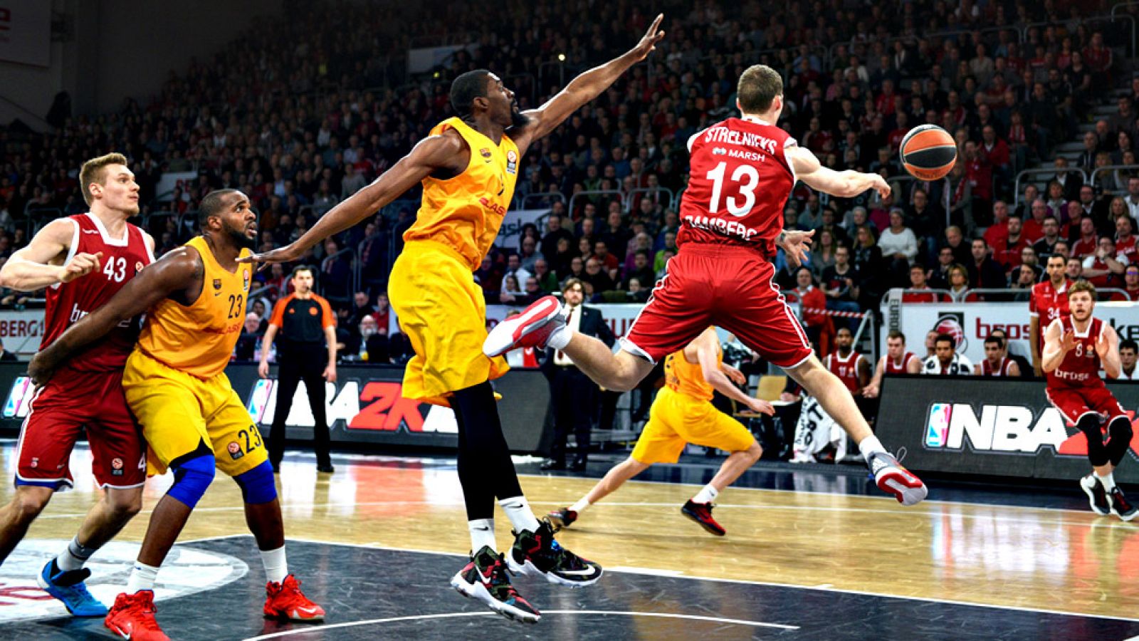 El FC Barcelona Lassa ha perdido este jueves en la casi invicta pista del Brose Baskets Bamberg (74-70) en la sexta jornada del 'Top 16' de la Euroliga en un partido en el que no pudieron retener la iniciativa inicial y donde la irregularidad en su j