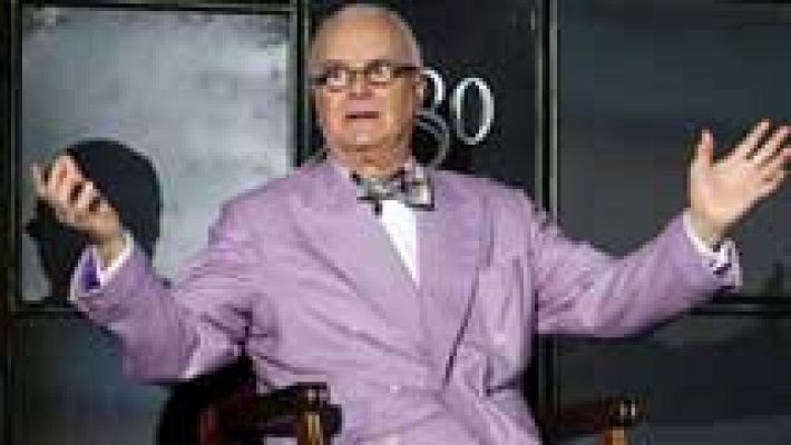Telediario 1 - Manolo Blahnik presenta su libro en la pasarela 080 de Barcelona