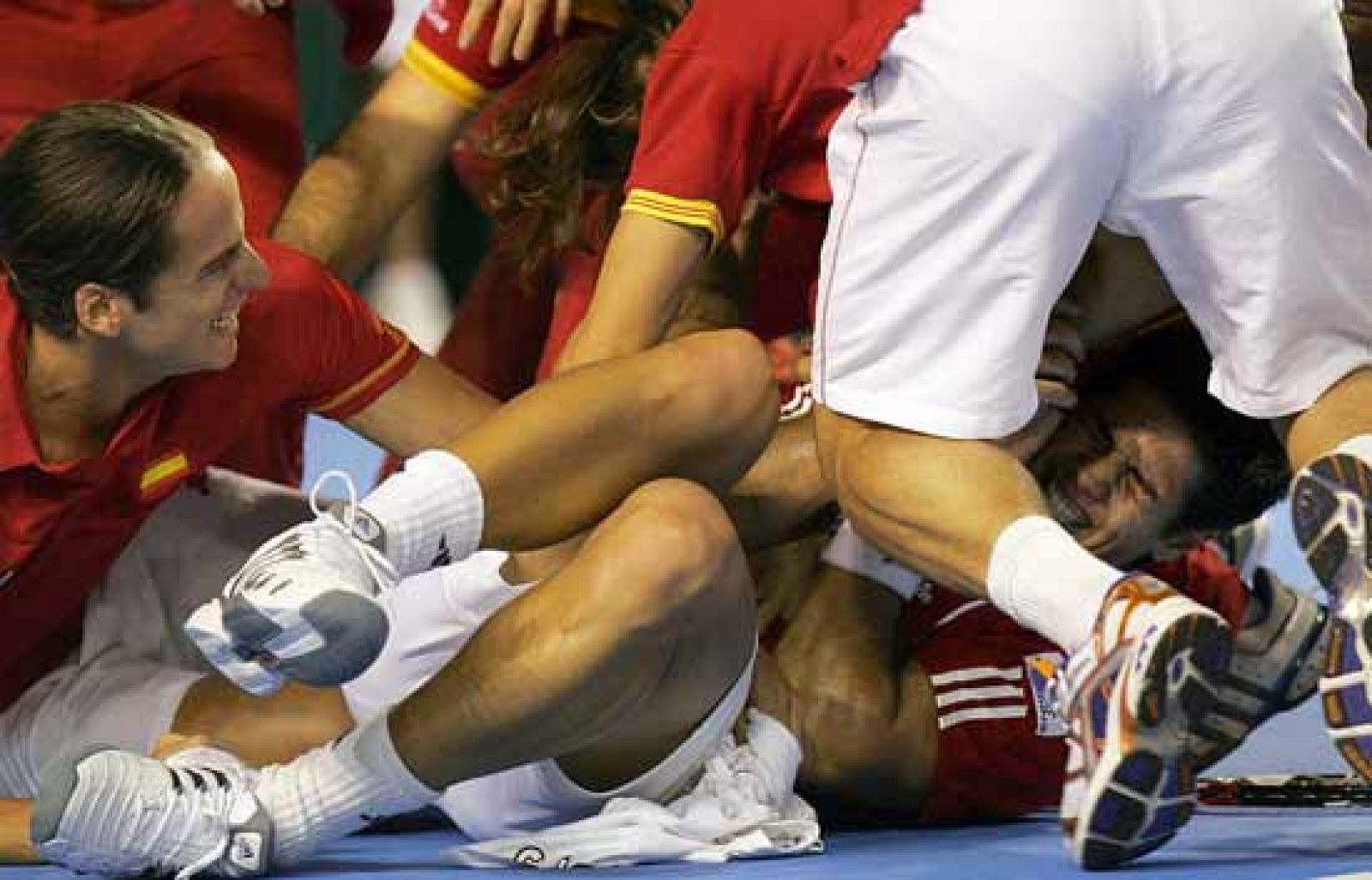 "¡Yo soy español!" Ése ha sido el grito de guerra en los vestuarios del equipo español para celebrar su triunfo.