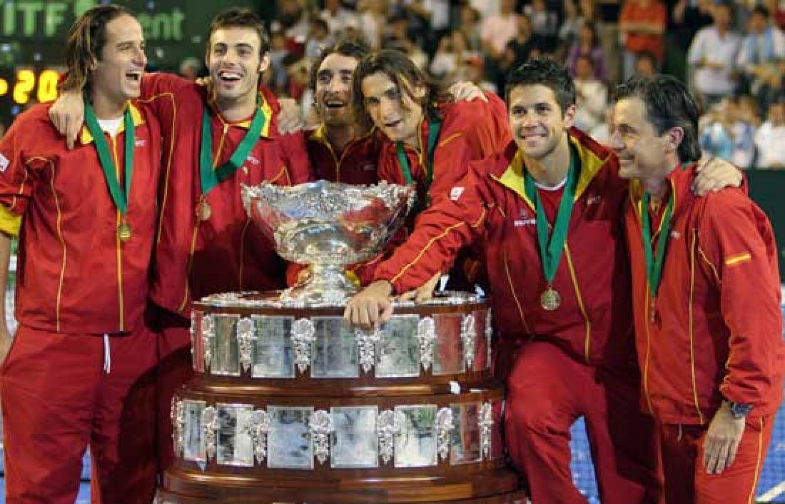 La Davis ya tiene nombre español. Es la tercera Ensaladera que gana Espña; la primera fuera de casa. Las dos anteriores se consiguieron en Barcelona y Sevilla. La próxima ya se verá, lo que es seguro es que será la cuarta. 