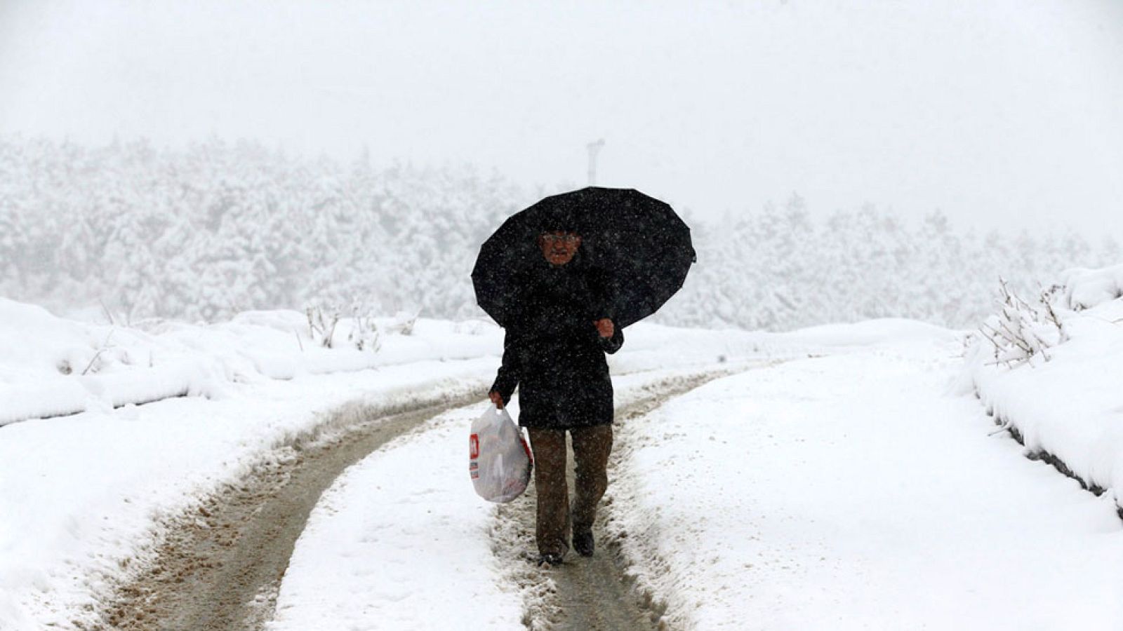 Viento fuerte en zonas de costa, de montaña y en el interior de la mitad este peninsular