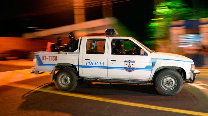 Telediario 1 - Detenidos militares salvadoreños por asesinato de españoles