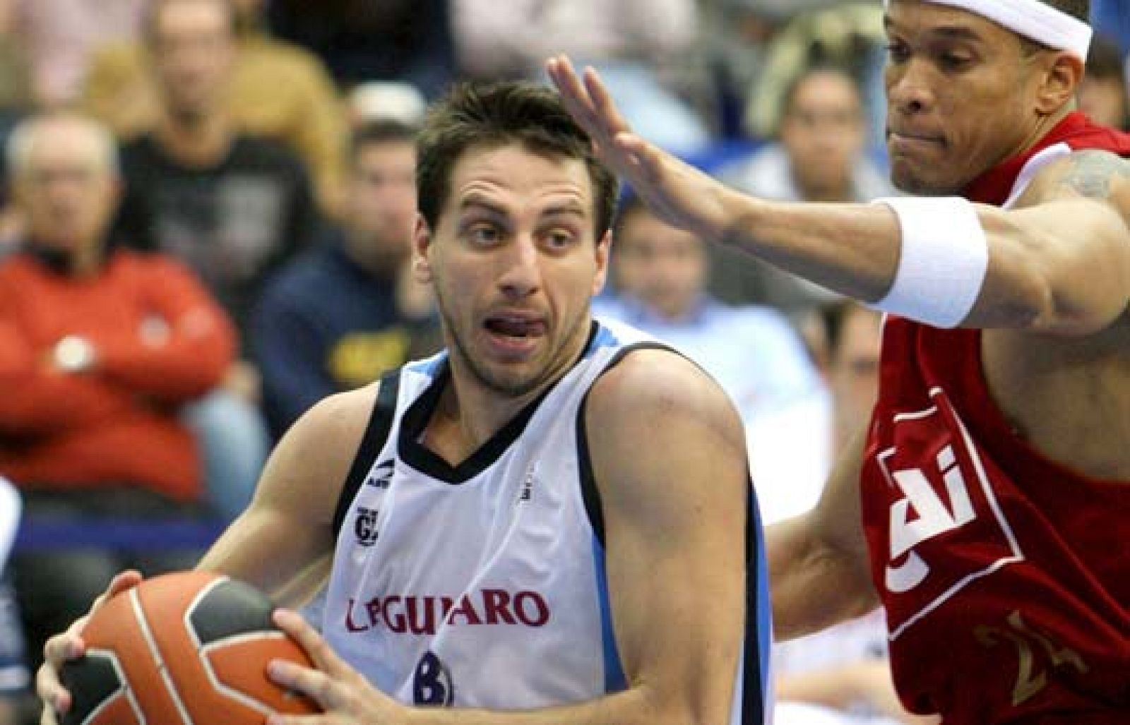 El Bruesa consigue una importante victoria ante el CAI Zaragoza por 77-67.