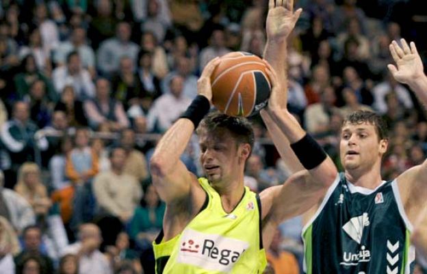 Baloncesto en RTVE - Unicaja 82-71 Regal Barcelona