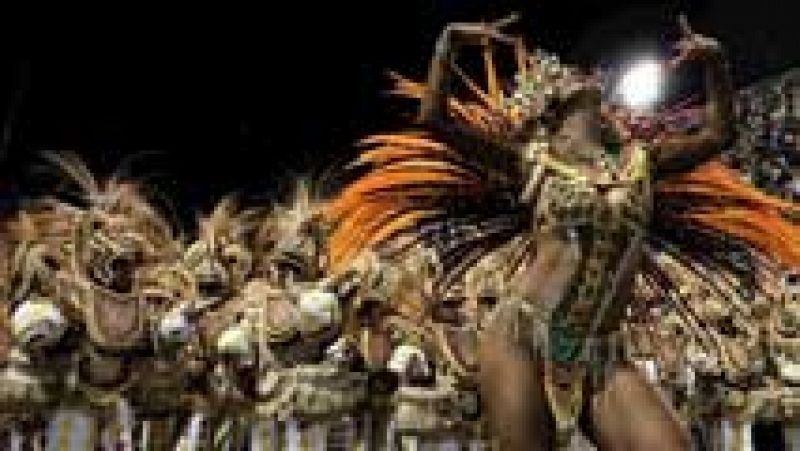 Río de Janeiro olvida el virus Zika a ritmo de carnaval