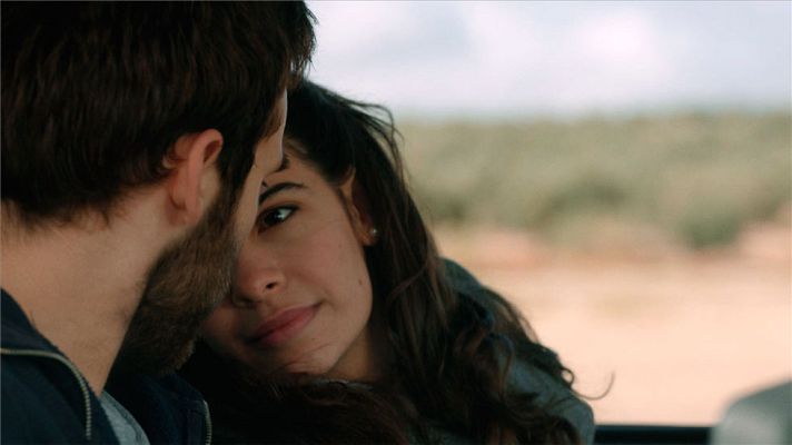 Cuéntame cómo pasó - Julia vuelve a aparecer en la vida de Carlos