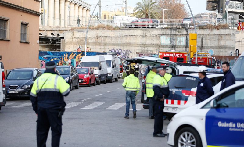 Suprimida la circulación de trenes de cercanías en el núcleo de Barcelona por humo en los túneles