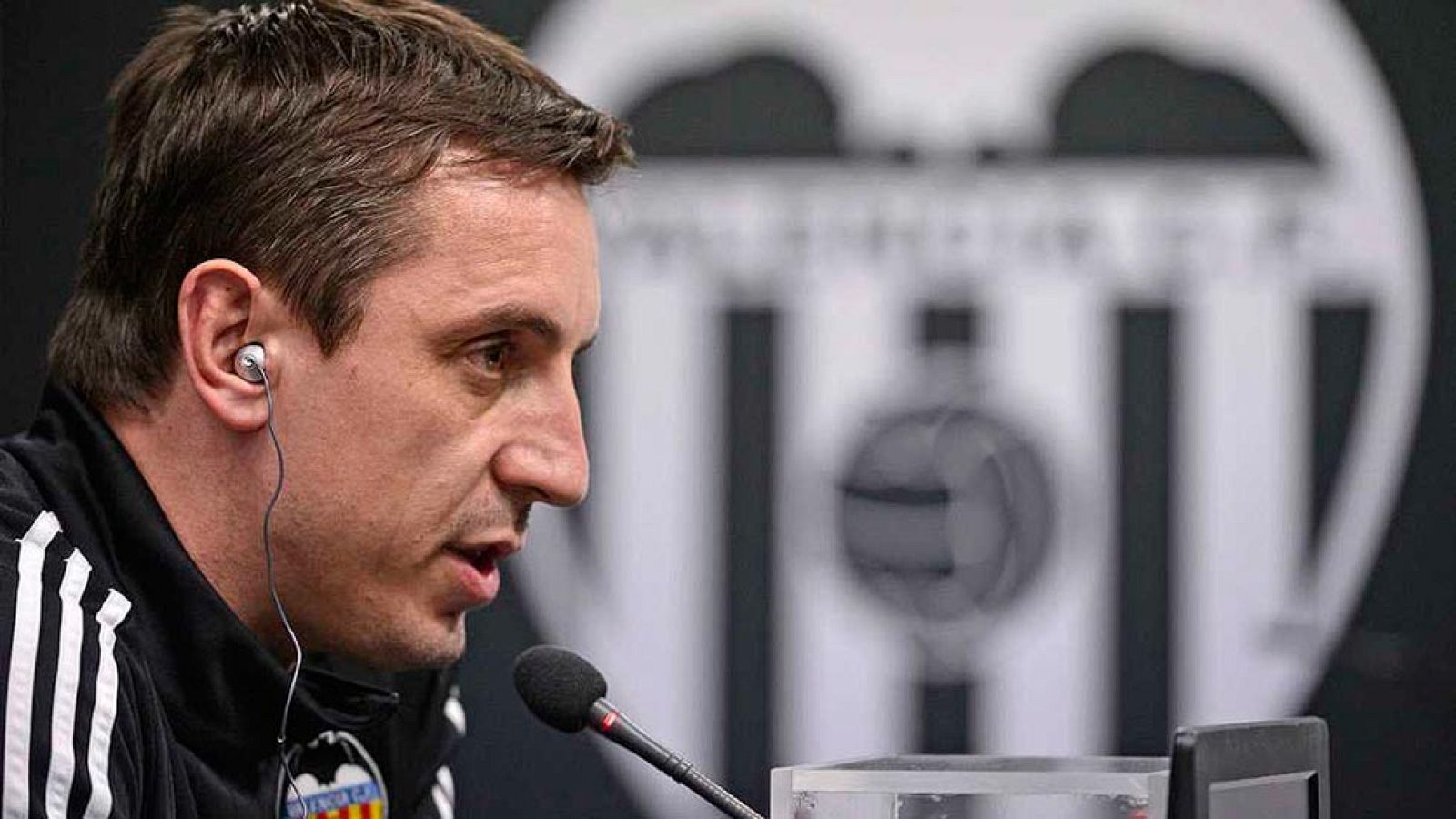 Gary Neville, entrenador del Valencia, mostró su confianza en que está capacitado para conseguir buenos resultados en los próximos encuentros, a pesar de la mala situación deportiva del equipo. [Valencia-Barcelona en vivo, este miércoles a las 21:00h. en RTVE.es]