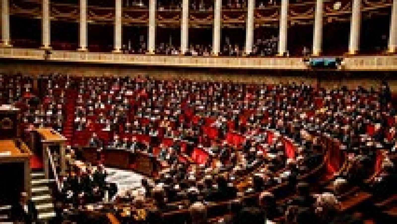 Sin programa: La Asamblea Nacional de Francia da luz verde a las reformas constitucionales para combatir el terrorismo | RTVE Play