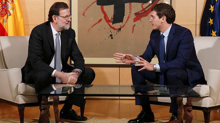 Telediario 1 - Rajoy ofrece a Rivera cinco propuestas de pacto de Estado que también envía a Sánchez