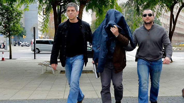 Telediario 1 - Maristas reconocen que los Mossos les han pedido información sobre cinco personas por presuntos abusos