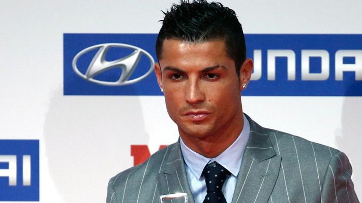 Telediario 1 - CR7 enfada a sus fans palestinos en un anuncio israelí