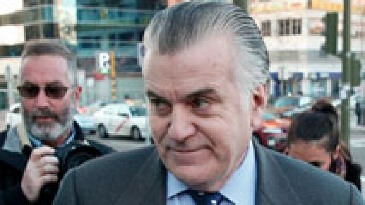 Telediario 1 - El PP se acoge a su derecho a no declarar en la causa del borrado de los ordenadores de Bárcenas