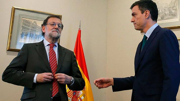 Saludo frío entre Mariano Rajoy y Pedro Sánchez antes de reunirse en el Congreso