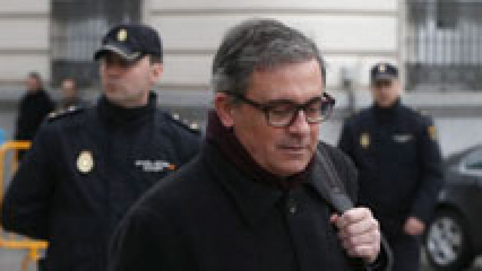 Telediario 1: El juez retira el pasaporte a Jordi Pujol Ferrusola y le acusa de mentir | RTVE Play