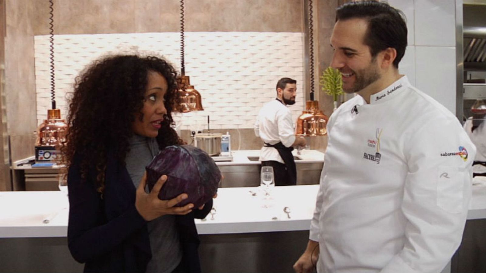 Alta cocina con lombarda