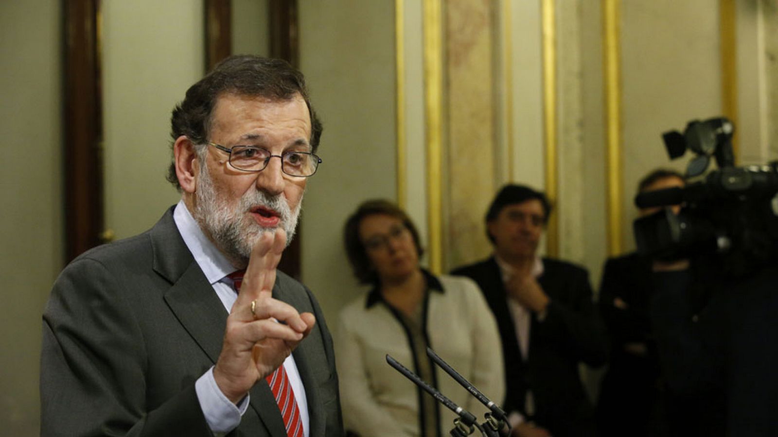 Rajoy afirma que no se siente "acorralado" por los casos de corrupción del PP