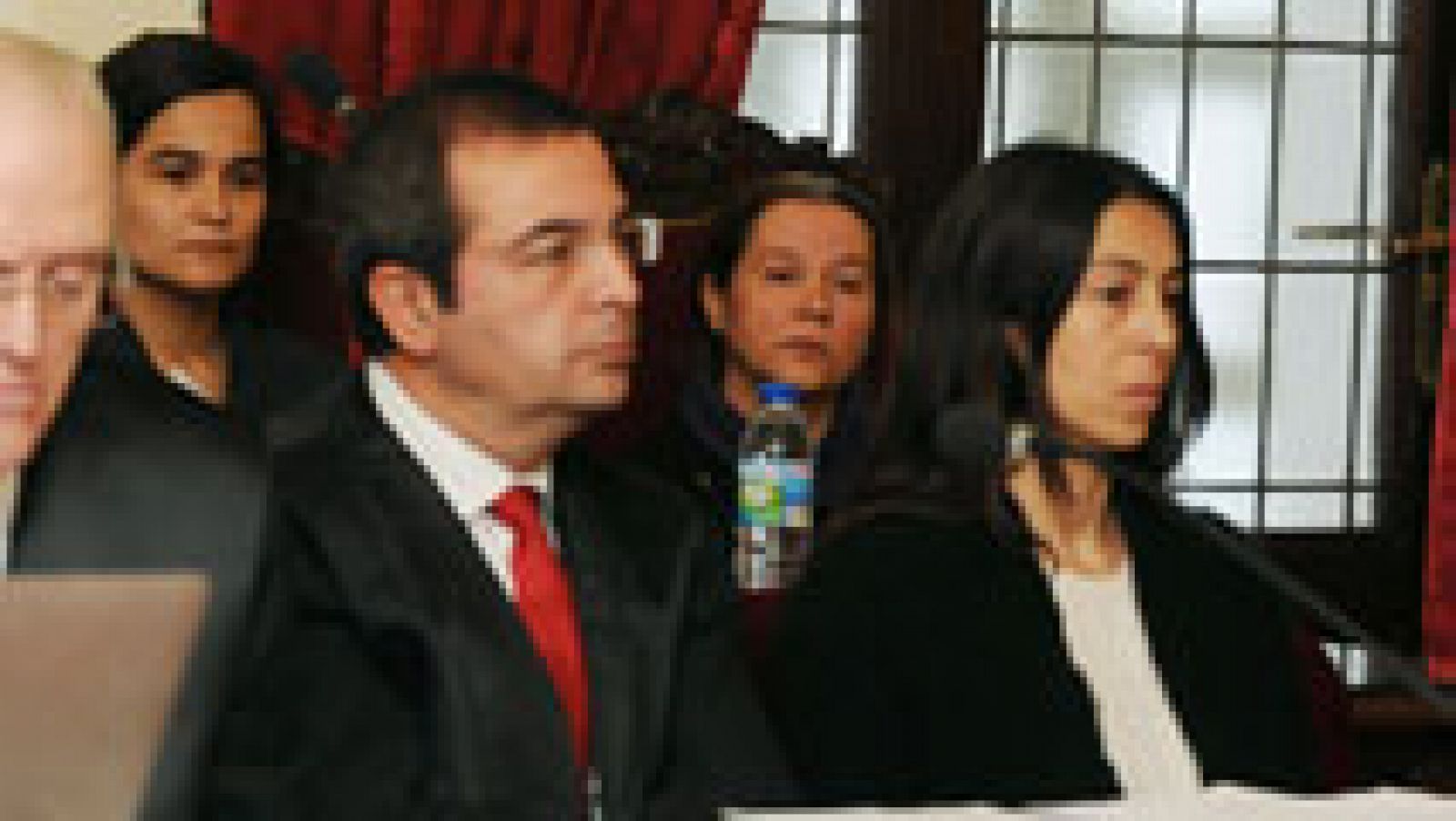 Telediario 1: El fiscal rebaja a 22 años la petición de penas en el juicio del asesinato de Isabel Carrasco | RTVE Play