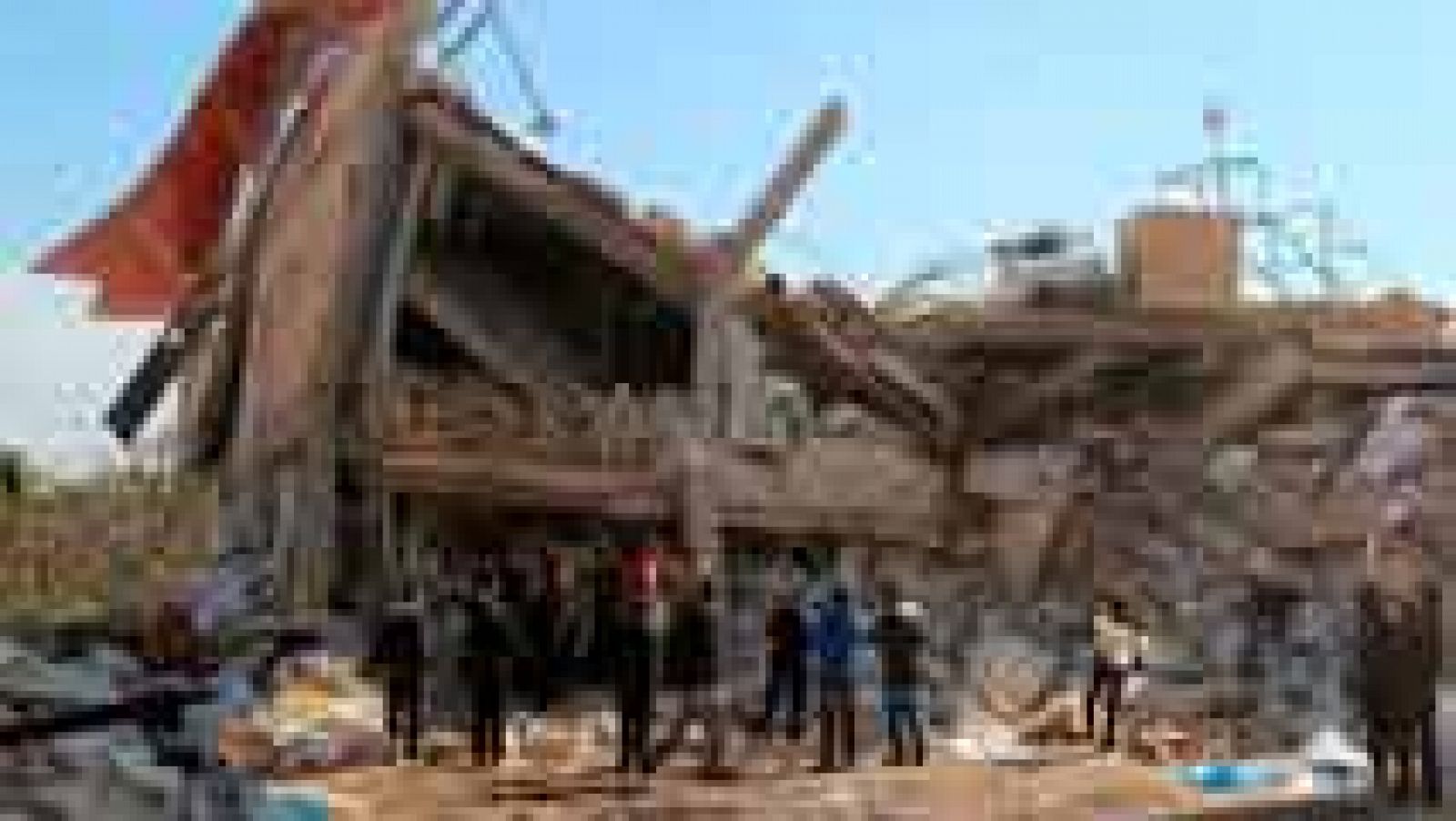 Telediario 1: Dos bombardeos contra hospitales en Siria dejan decenas de muertos | RTVE Play