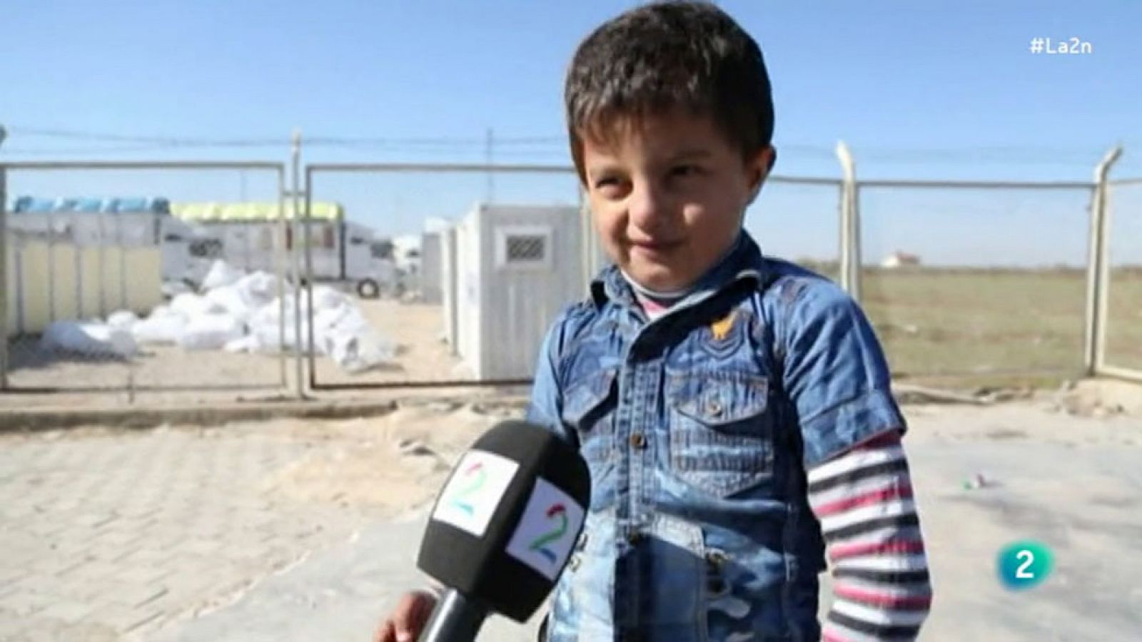 La 2 Noticias - Ismael y el cuento de su vida. La guerra de Siria explicada por un niño de cuatro años. - La 2 Noticias | Ver