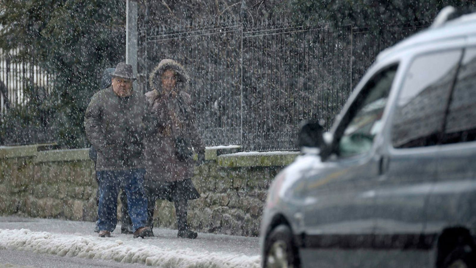 El temporal mantiene en alerta a una veintena de provincias por viento, frío y nieve