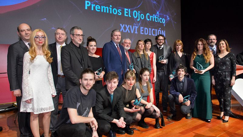 RNE entrega los Premios El Ojo Crítico 2015, que homenajean la trayectoria del director de la RAE, Darío Villanueva - Ver ahora