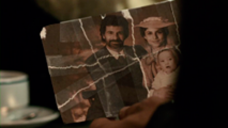  Amelia le ensea a Alonso la foto de su hija con Julin