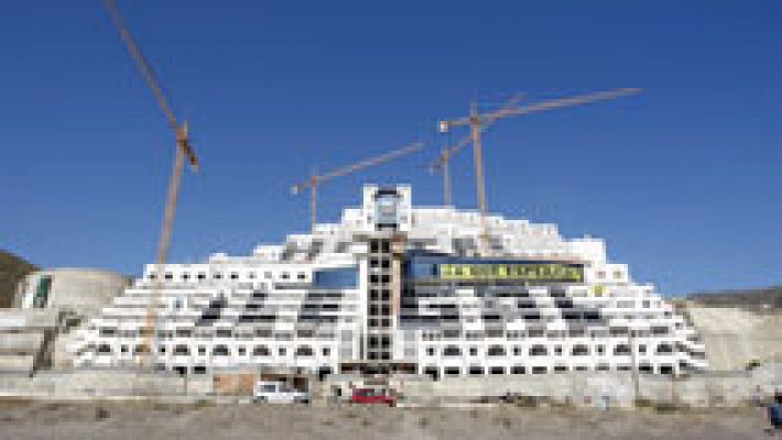 Telediario 1 - El Tribunal Supremo declara que el hotel Algarrobico se construyó sobre suelo no urbanizable
