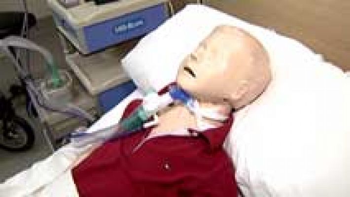 Telediario 1 - El hospital San Joan de Deu pone en marcha un taller de ayuda para niños operados de traqueotomía