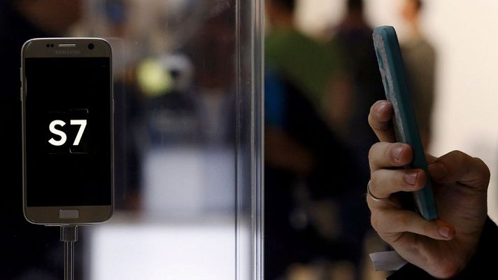 Telediario 1 - Más novedades en el Mobile World Congress