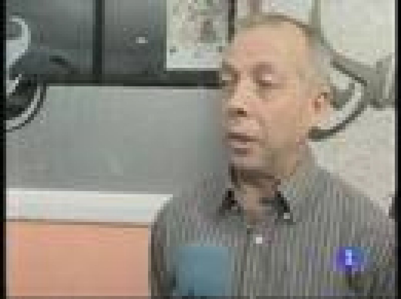 Un atracador ha muerto y otro ha sido herido de gravedad durante un tiroteo con la Policía registrado en la localidad alicantina de Petrer después de tratar de robar en una sucursal de la Caja de Ahorros del Mediterráneo.