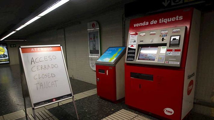 Telediario 1 - La huelga en el metro de Barcelona y cercanías complica la movilidad urbana