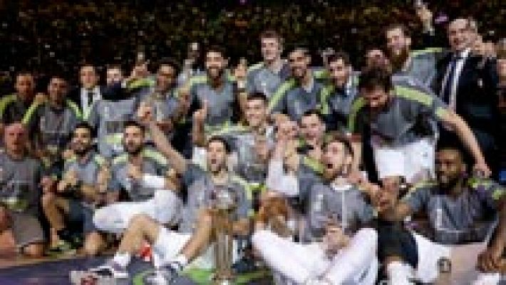 El 'rey de Copas' ofrece el trofeo a la ciudad de Madrid