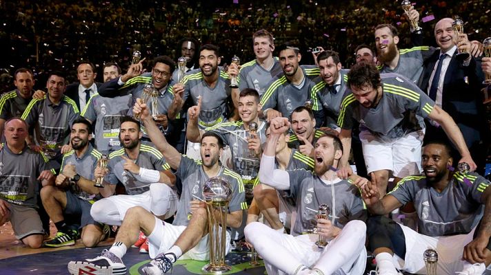 Telediario 1 - El 'rey de Copas' ofrece el trofeo a la ciudad de Madrid