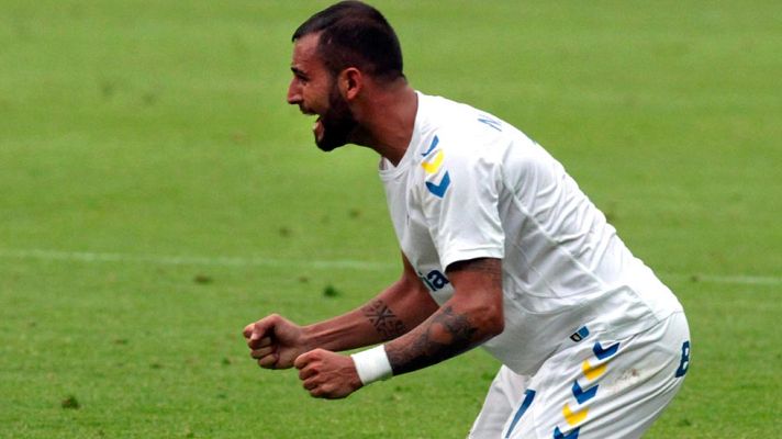 Telediario 1 - Nauzet, 18 puntos de sutura por una pelea en una discoteca