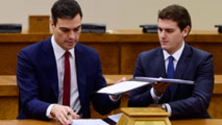  - PSOE y Ciudadanos firman un pacto con un centenar de medidas para dar el 'sí' a la investidura de Sánchez
