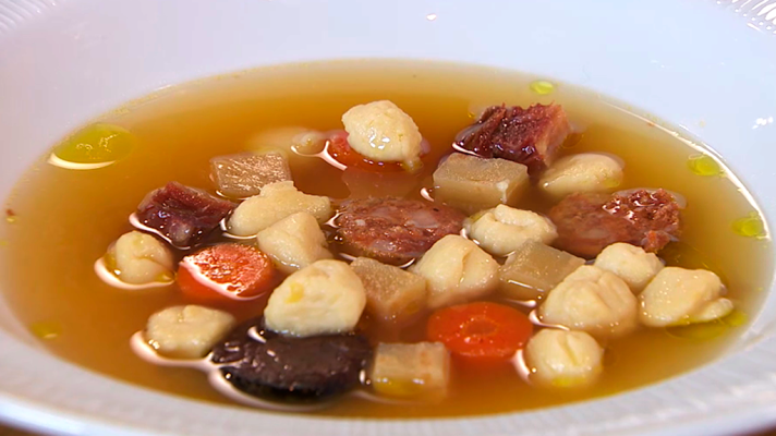 RTVE Cocina - Receta de ñoquis de garbanzo con cocido