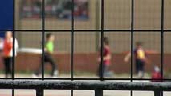 Telediario 1 - Una profesora ha sido denunciada por presuntamente atar a un niño de 8 años a una silla en Cádiz