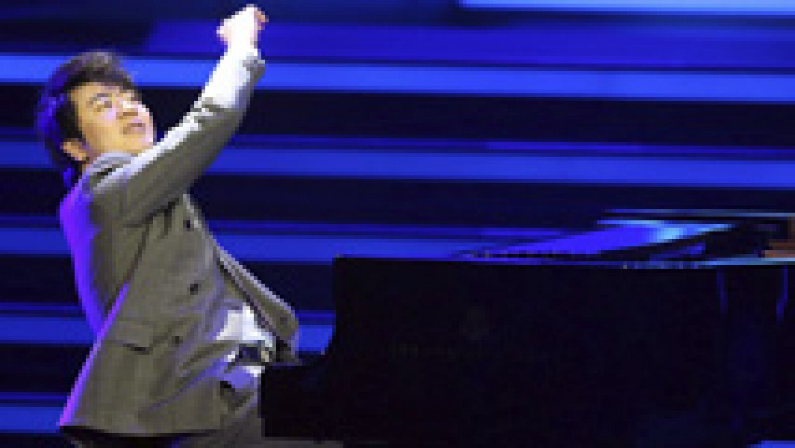 Telediario 1: El joven pianista chino Lang Lang arranca en Barcelona su gira por España | RTVE Play