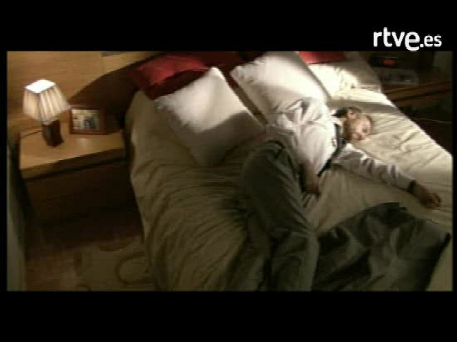 Escenas eliminadas Guante Blanco: Cap. 3. Valle se queda dormido