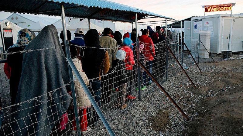 Bruselas insta a los socios comunitarios a responder unidos a la presión migratoria