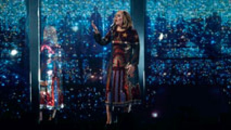 Adele gran triunfadora de los premios de la música británica, los Brit Awards