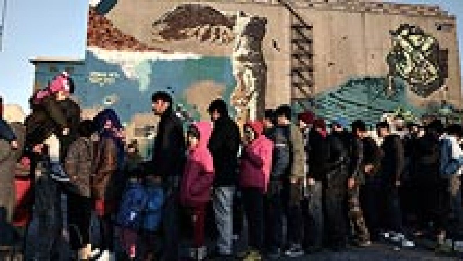 Telediario 1: Tensión y reproches mutuos entre los socios europeos ante la crisis de los refugiados  | RTVE Play