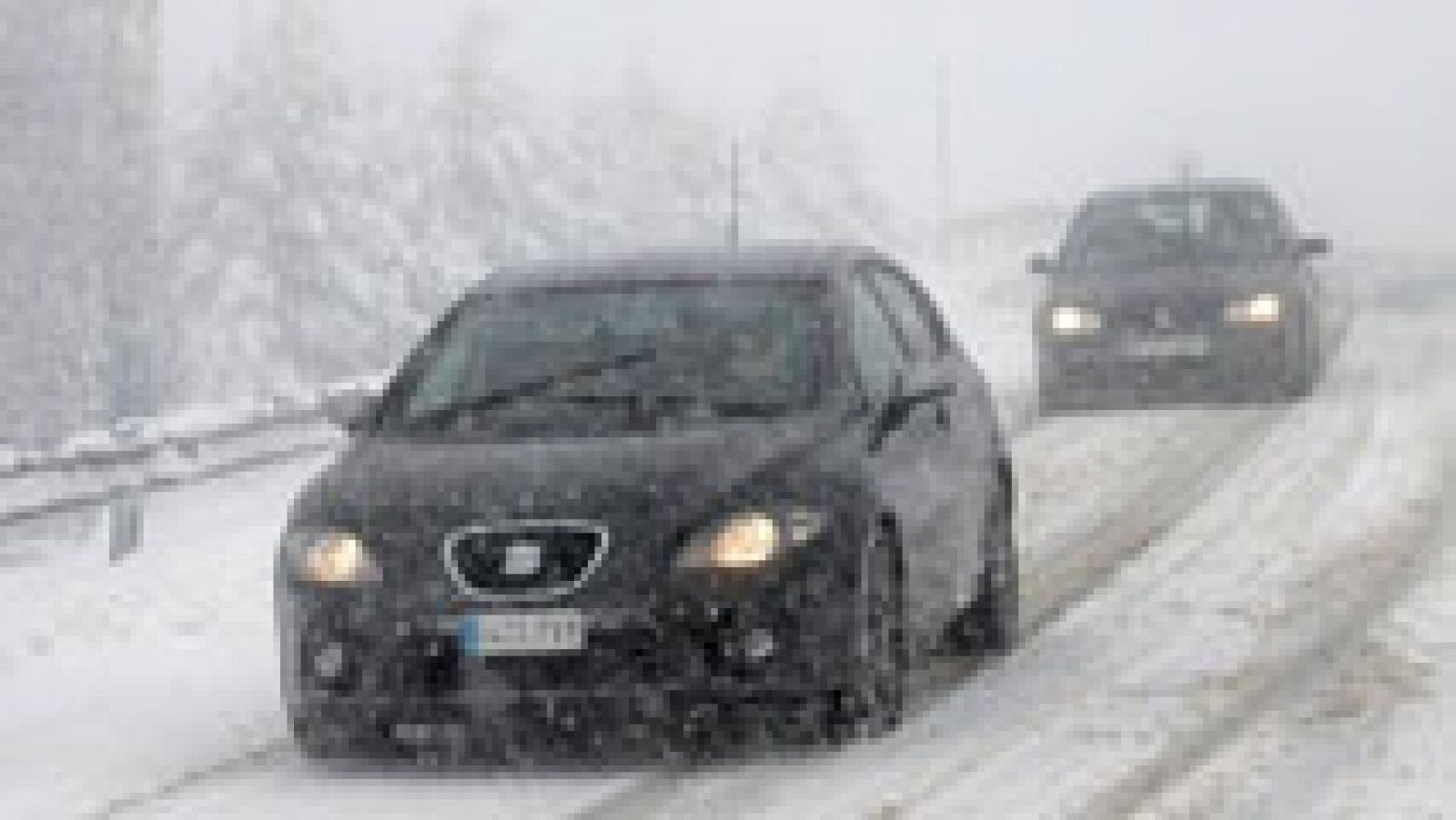 Telediario 1: La nieve causa dificultades en un centenar de carreteras | RTVE Play
