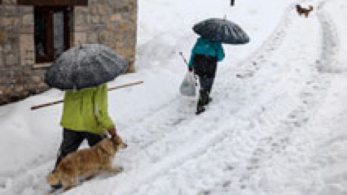 El viento, el frío y la nieve siguen afectando a España