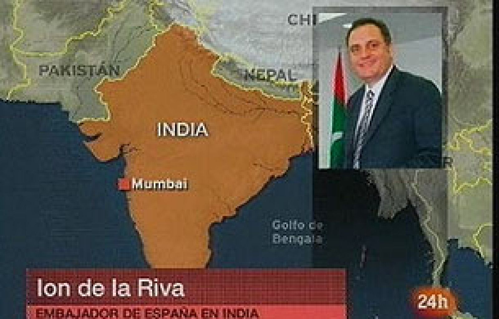 El embajador de España en La India, Ion de la Riva, ha asegurado en declaraciones a TVE que el asedio a los terroristas que continúan en los hoteles de Bombay sigue piso a piso.