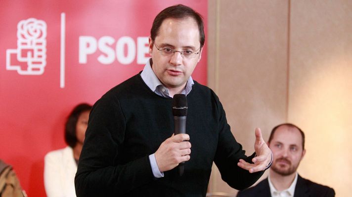 Los desayunos - Luena cree que el voto negativo de Podemos "es un no al cambio y empieza a ser un sí a Rajoy"