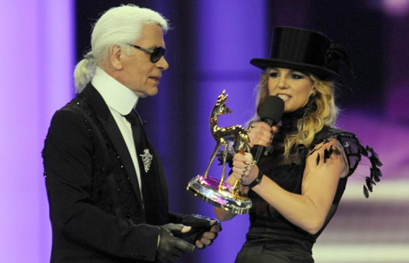 Britney Spears, Bambi al "Retorno más impresionante"