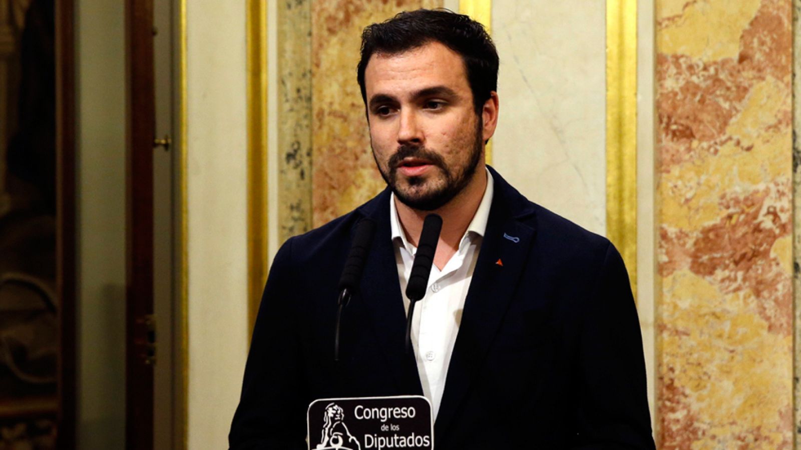 El portavoz de IU-UP en el Congreso, Alberto Garzón, cree que Pedro Sánchez ha hecho un discurso "muy ambiguo" para intentar "contentar a todo el mundo", pero que "sólo contenta a Ciudadanos", cuyo plan económico es, a su juicio, "contradictorio" con